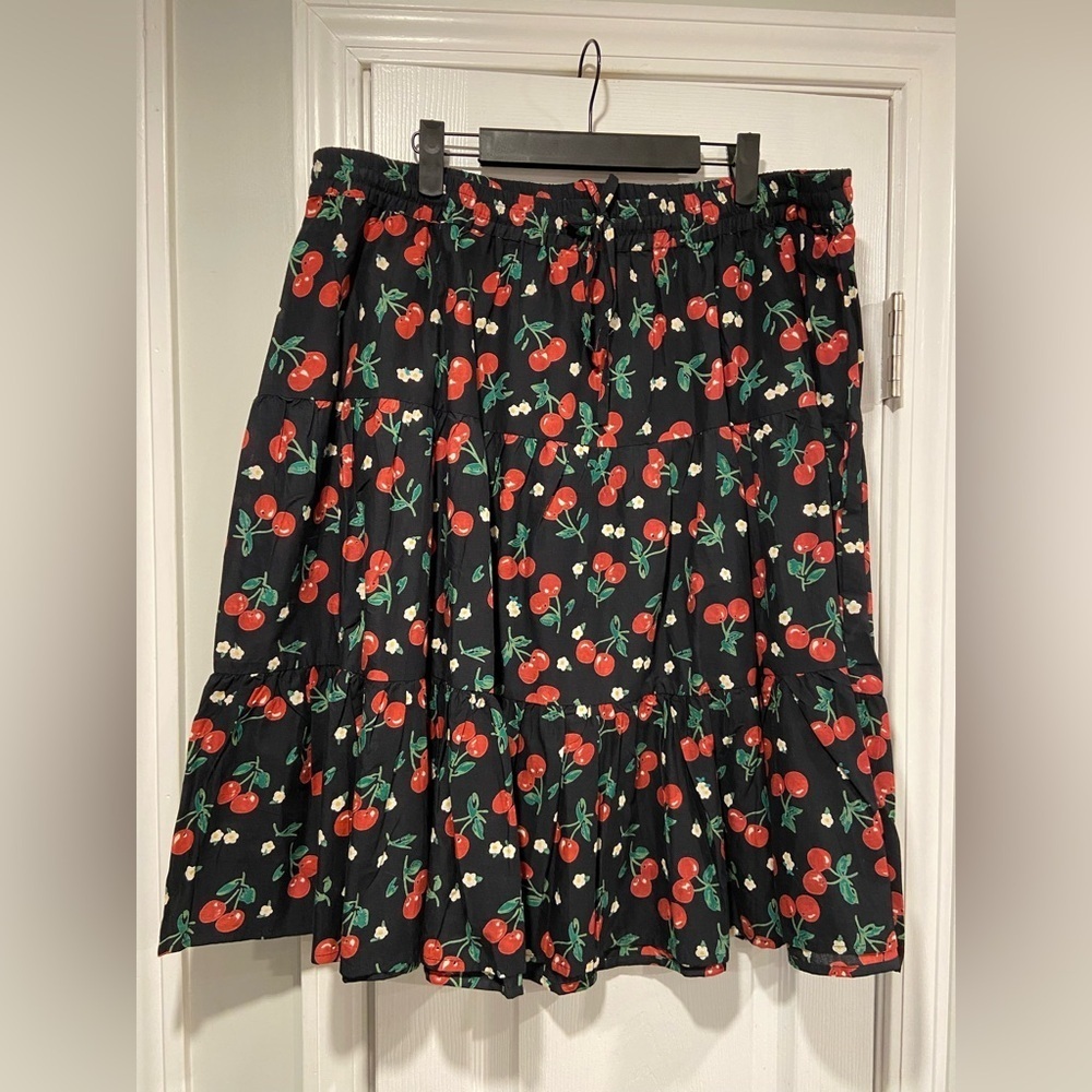 NWT Gunit Fashions Size 1X Black Cherry Print Cotton Pull On Tiered Skirt